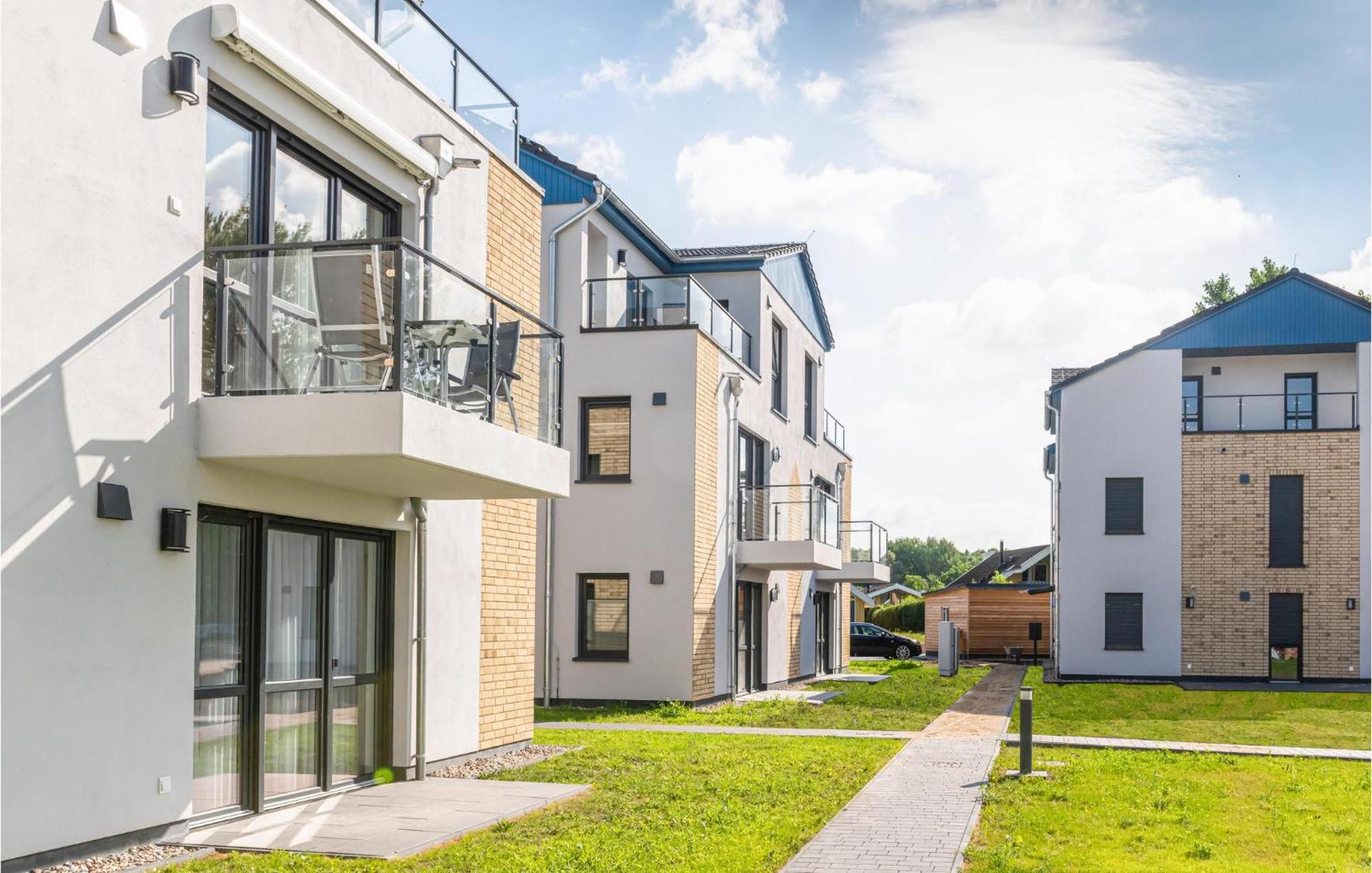 Amazing Apartment In Rechlin With Kitchen Exterior photo
